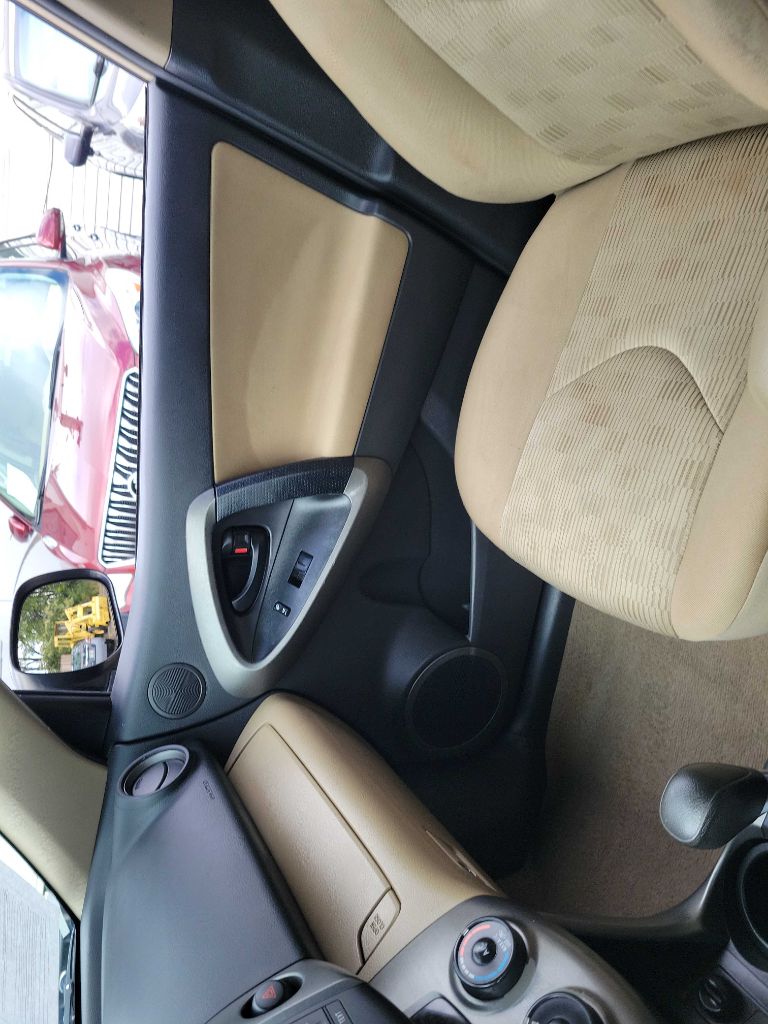Photo 20 of this TOYOTA RAV4