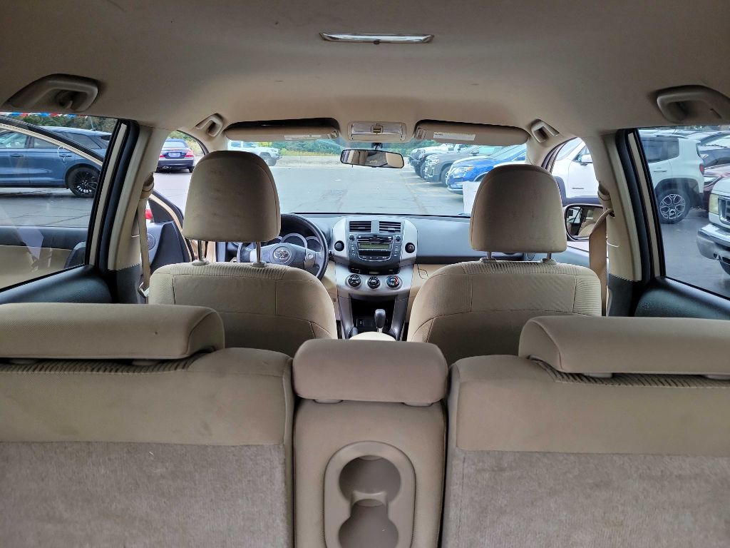 Photo 24 of this TOYOTA RAV4
