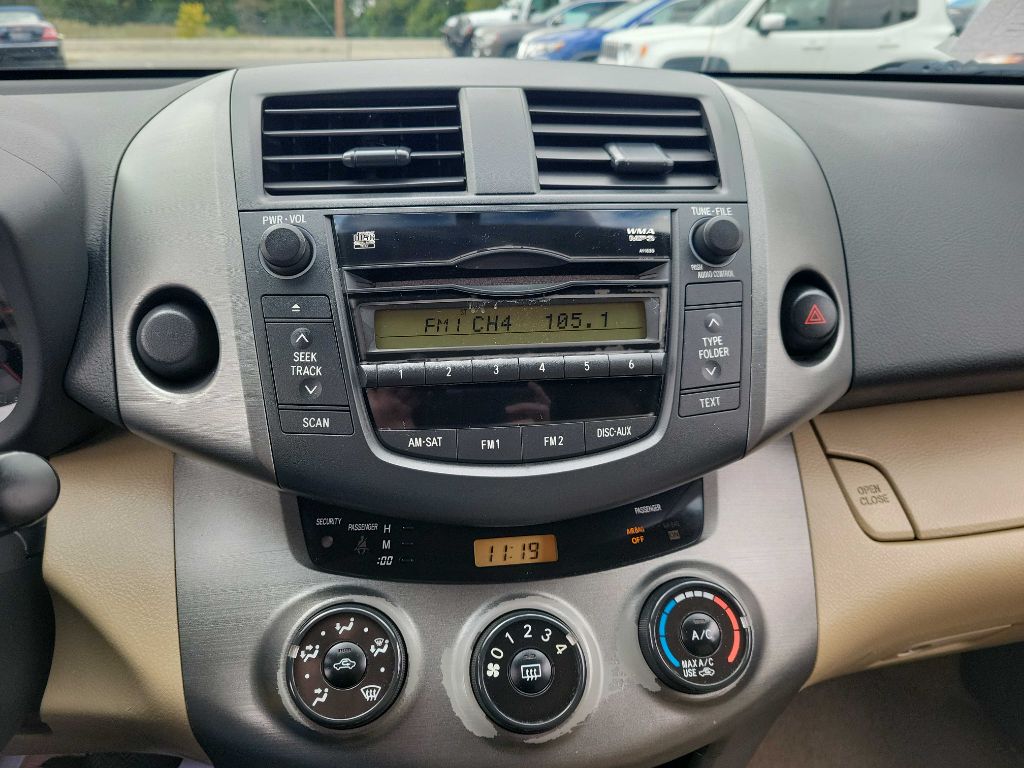 Photo 15 of this TOYOTA RAV4