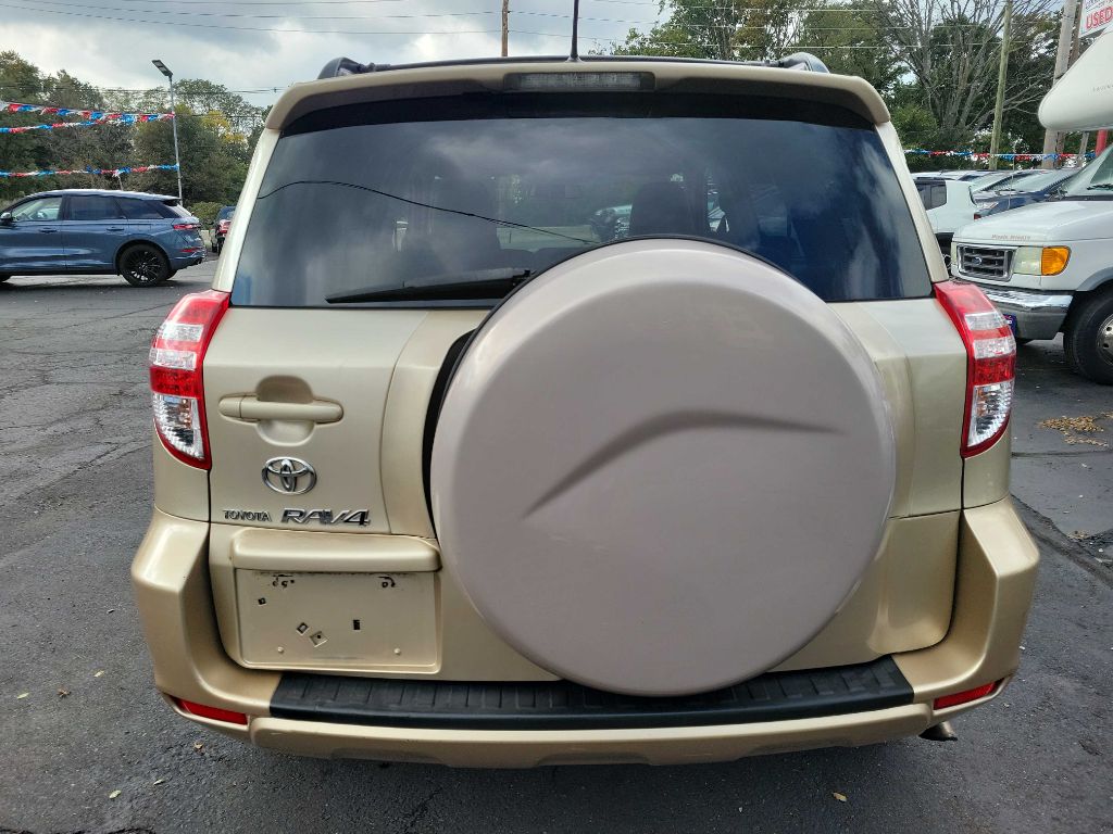 Photo 4 of this TOYOTA RAV4