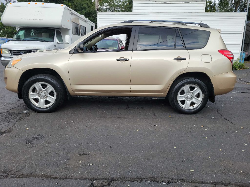Photo 2 of this TOYOTA RAV4
