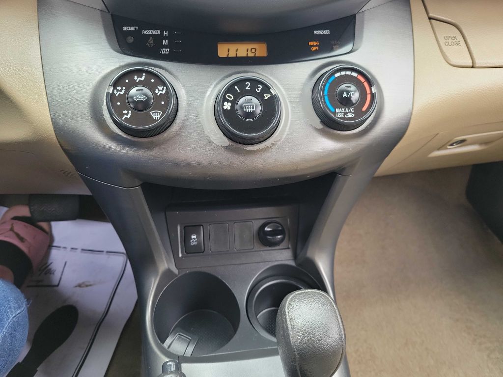 Photo 17 of this TOYOTA RAV4