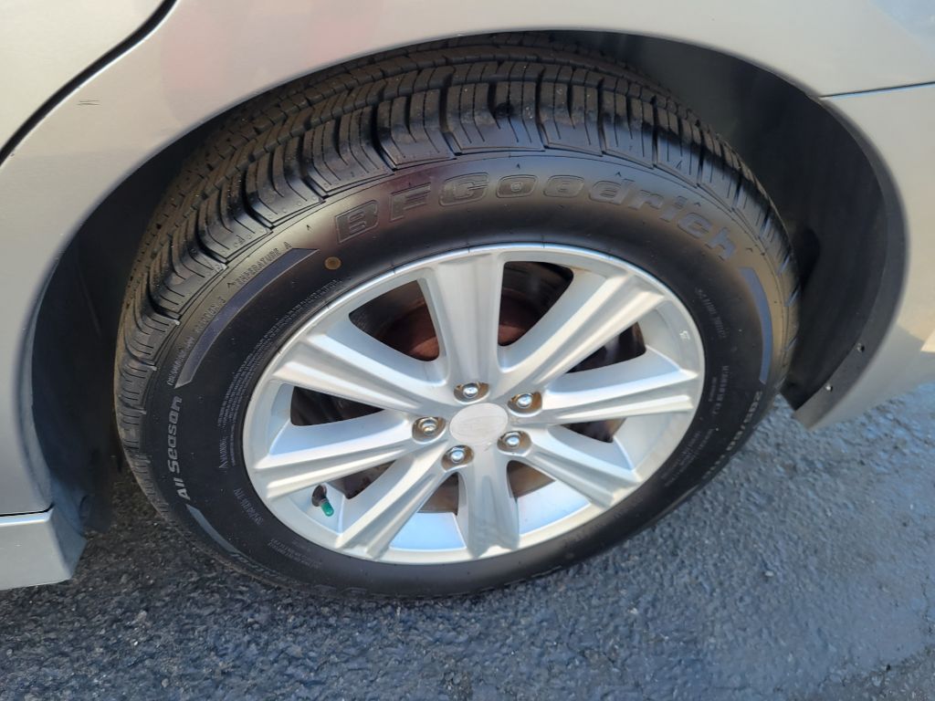 Photo 12 of this SUBARU LEGACY