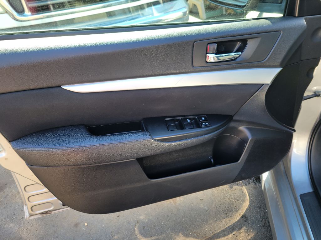 Photo 11 of this SUBARU LEGACY