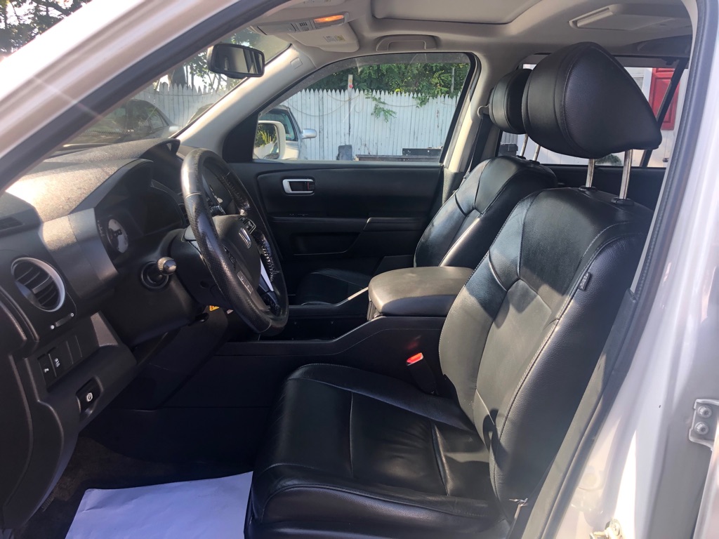 Photo 14 of this HONDA PILOT