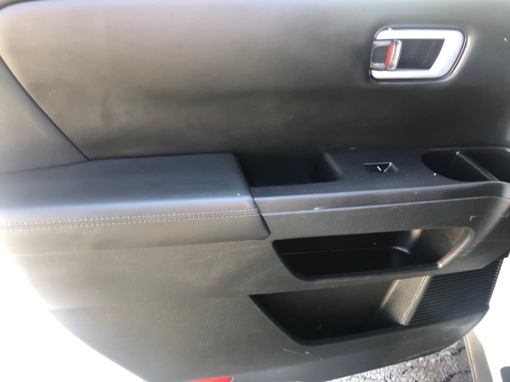 Photo 23 of this HONDA PILOT