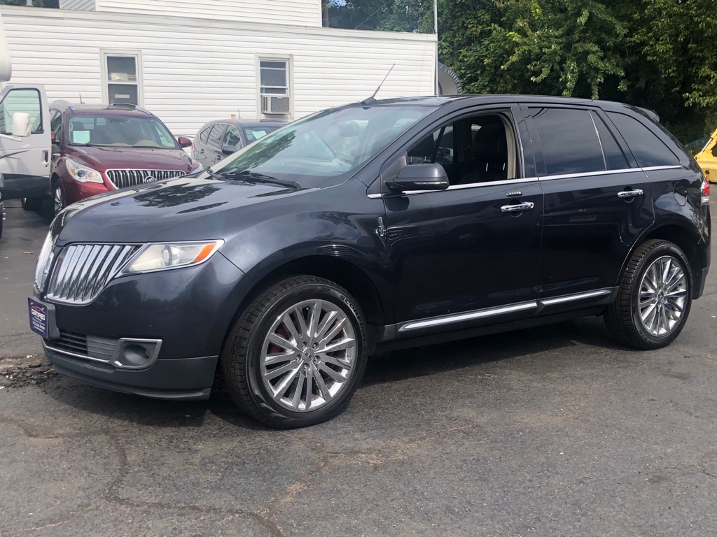 Photo 2 of this LINCOLN MKX