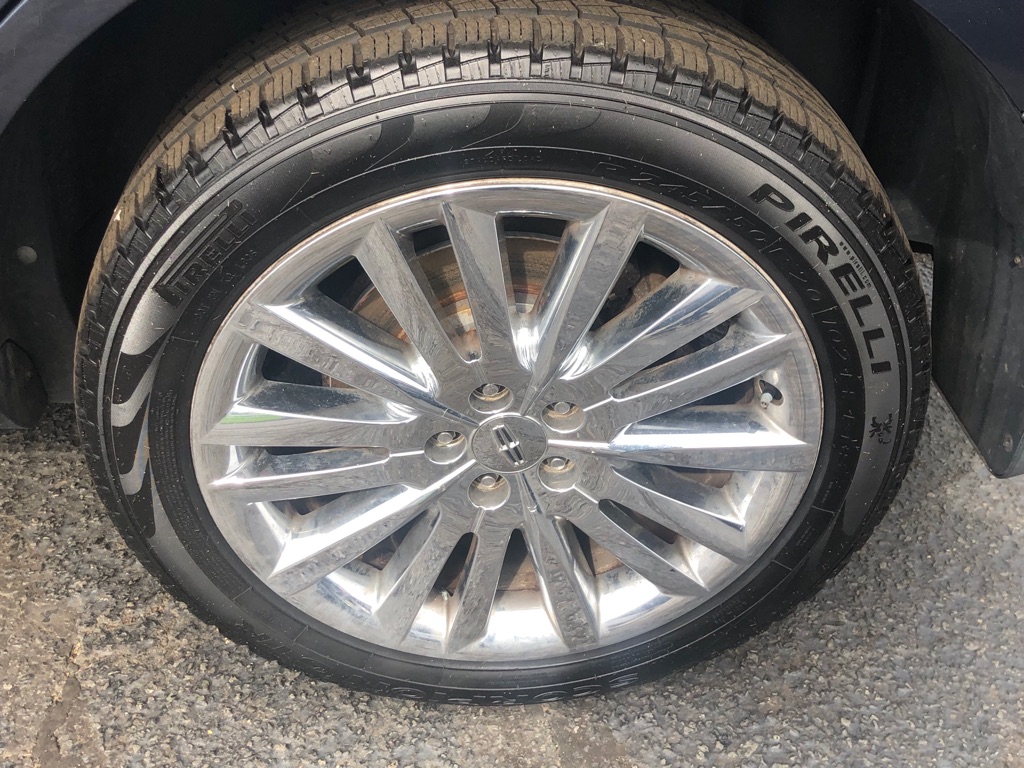Photo 14 of this LINCOLN MKX