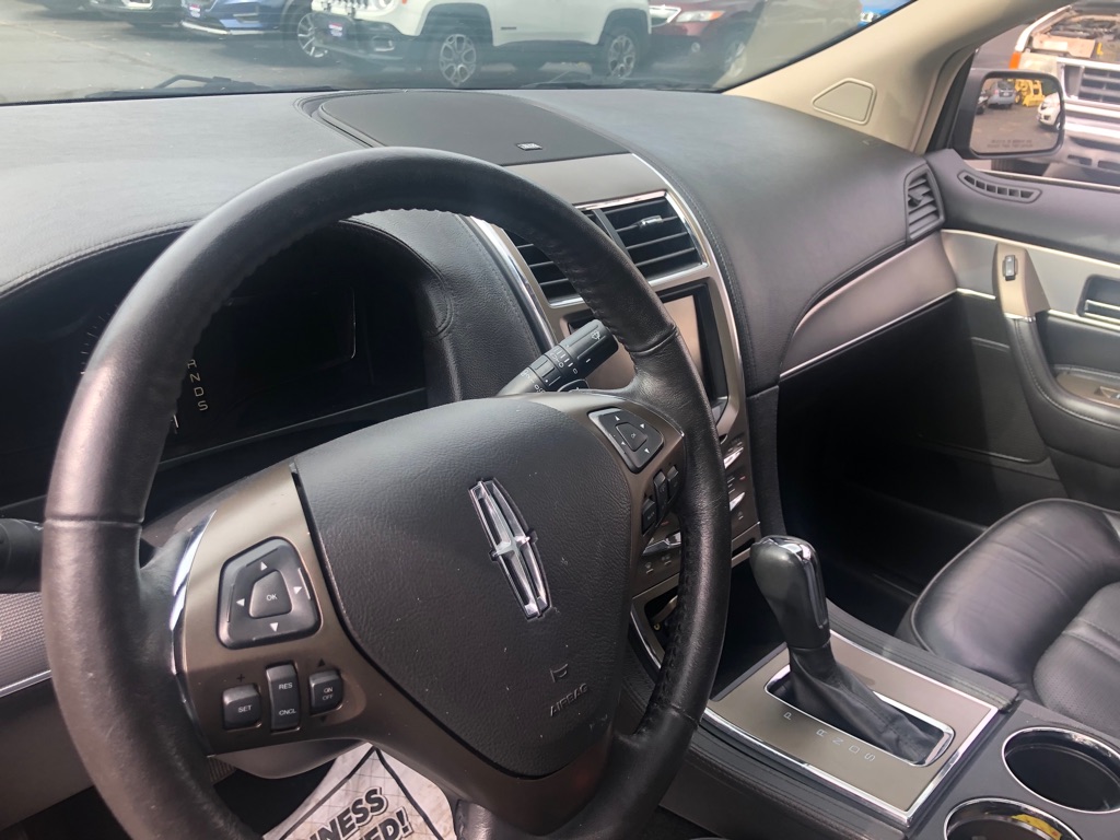 Photo 21 of this LINCOLN MKX