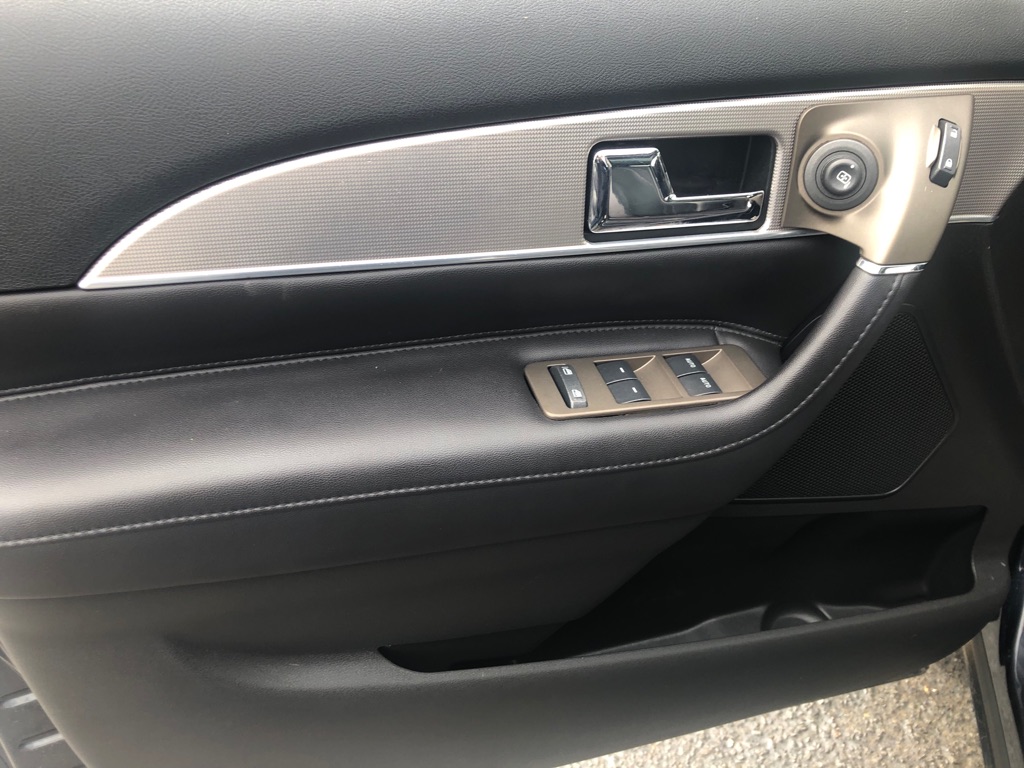 Photo 24 of this LINCOLN MKX