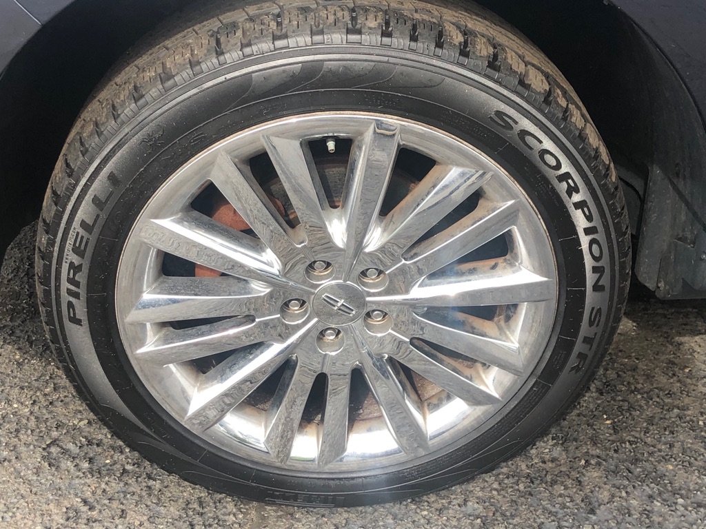 Photo 13 of this LINCOLN MKX