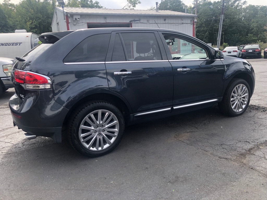 Photo 8 of this LINCOLN MKX