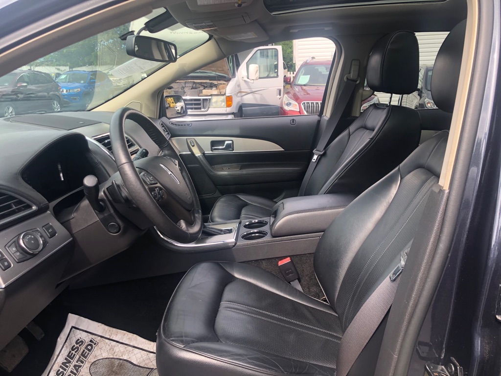 Photo 17 of this LINCOLN MKX