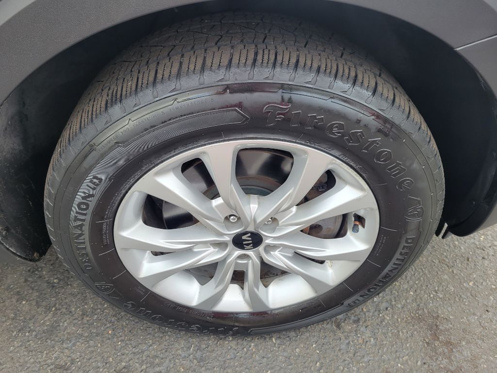 Photo 12 of this KIA TELLURIDE