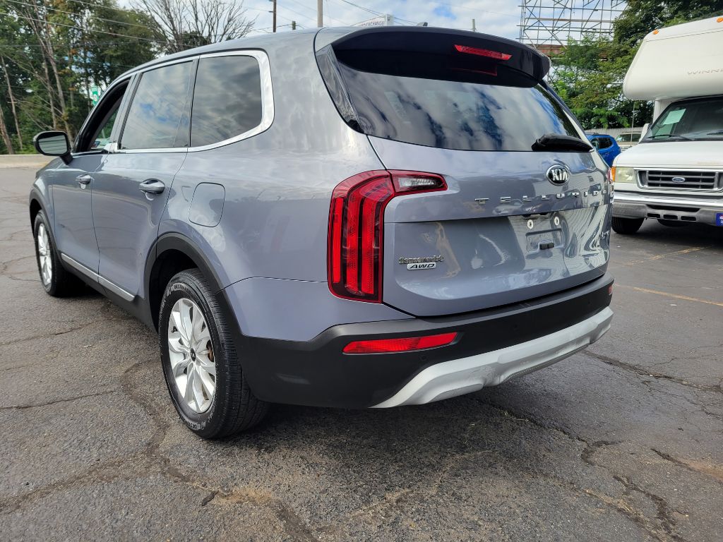 Photo 3 of this KIA TELLURIDE
