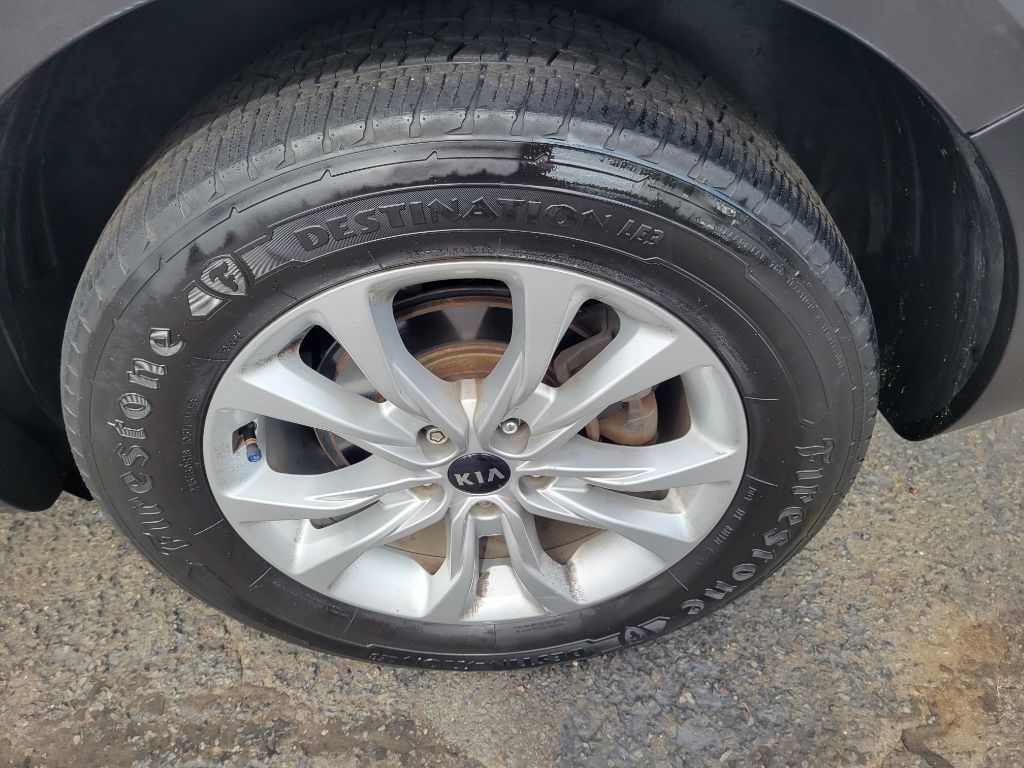Photo 11 of this KIA TELLURIDE