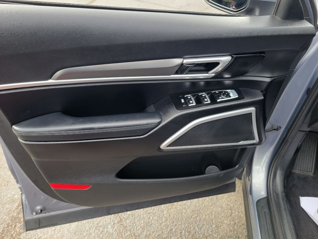 Photo 15 of this KIA TELLURIDE