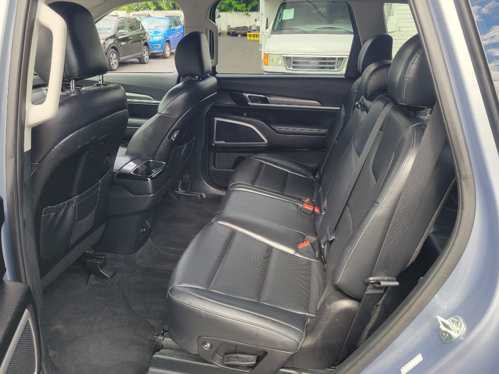 Photo 34 of this KIA TELLURIDE