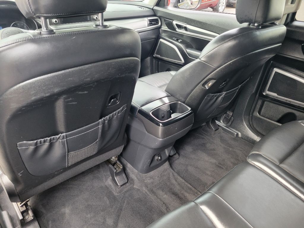 Photo 33 of this KIA TELLURIDE