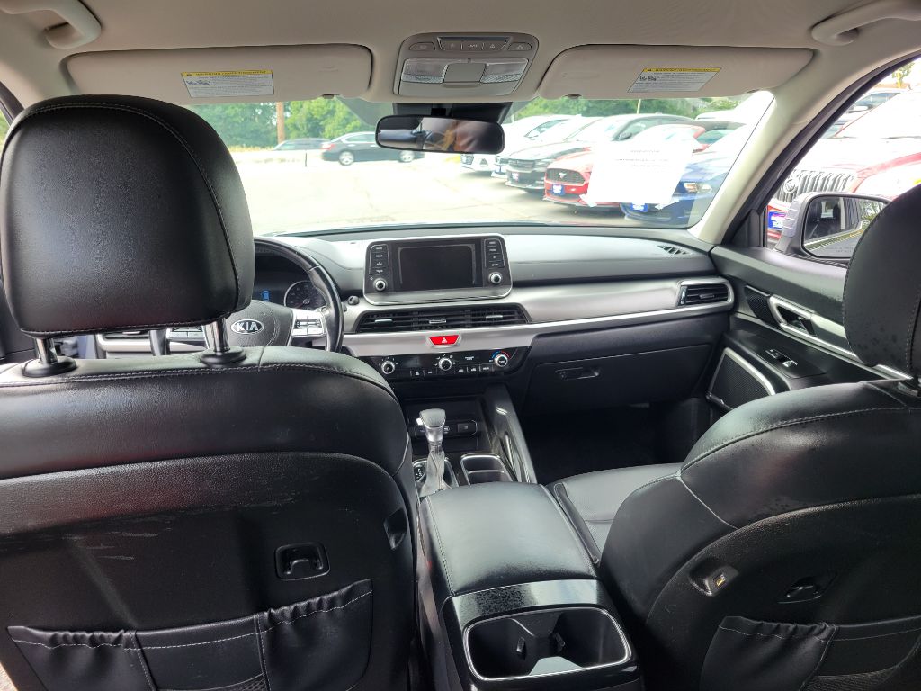 Photo 17 of this KIA TELLURIDE