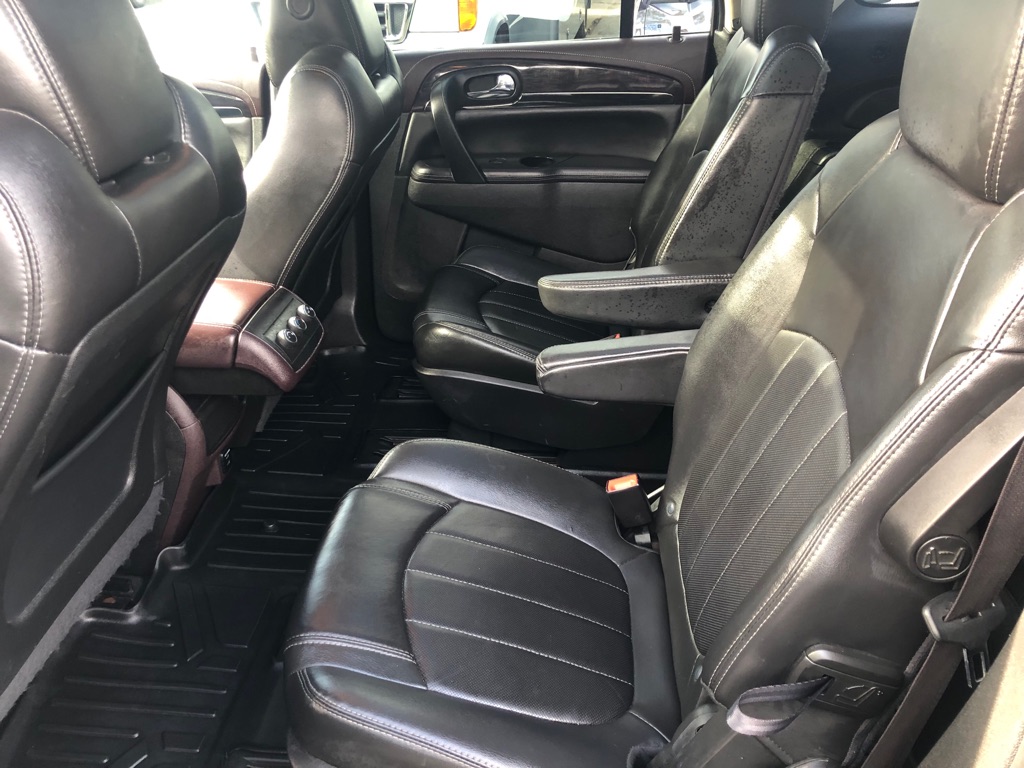 Photo 24 of this BUICK ENCLAVE