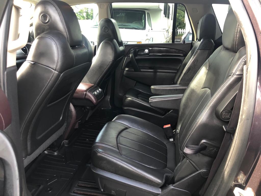 Photo 22 of this BUICK ENCLAVE