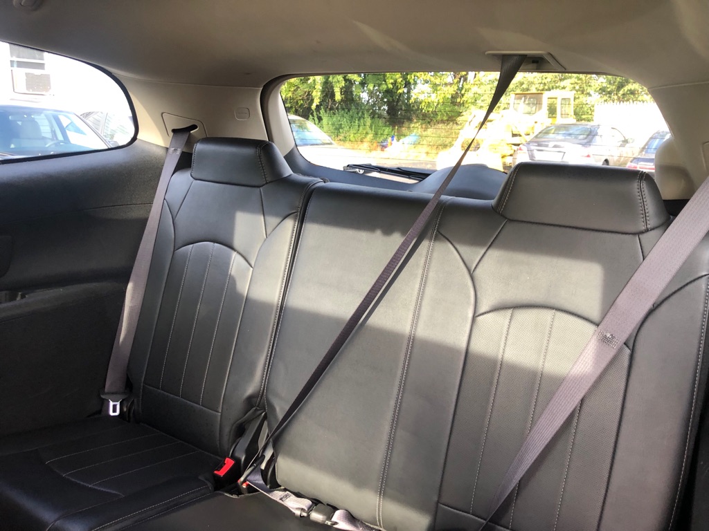 Photo 28 of this BUICK ENCLAVE