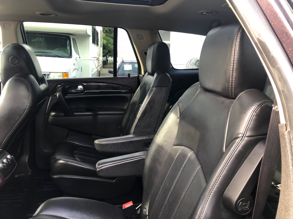 Photo 23 of this BUICK ENCLAVE