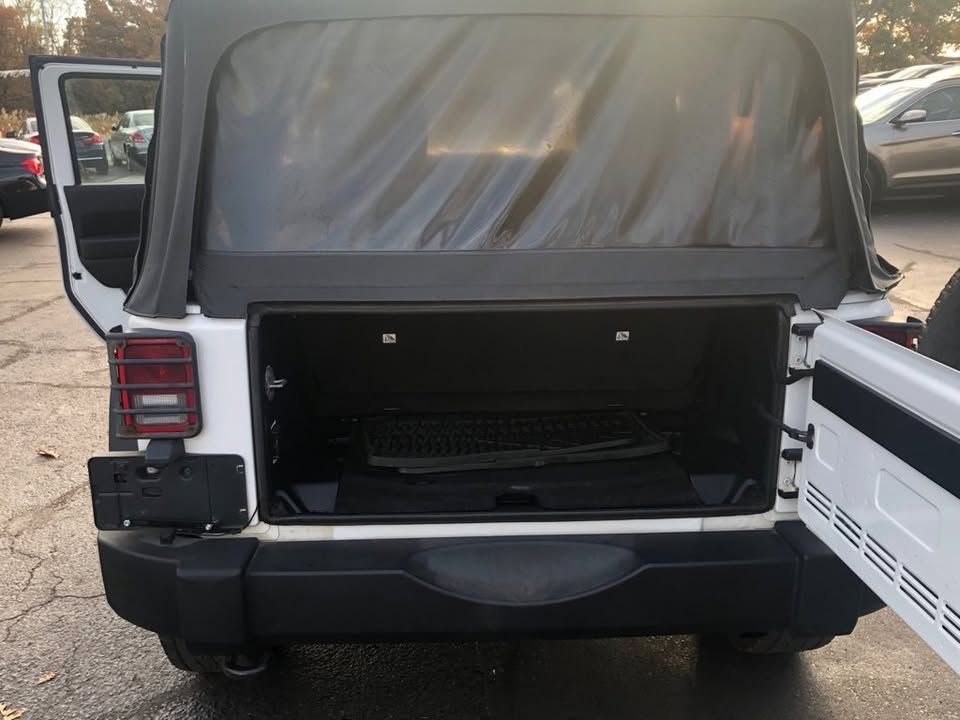 Photo 6 of this JEEP WRANGLER