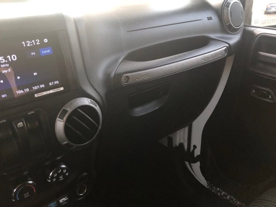 Photo 9 of this JEEP WRANGLER