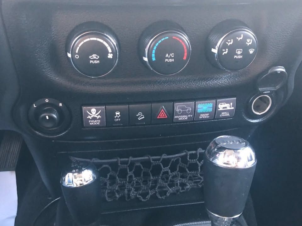 Photo 10 of this JEEP WRANGLER