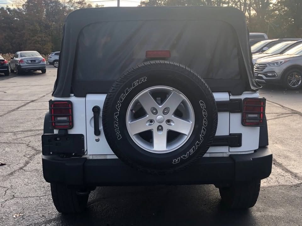 Photo 5 of this JEEP WRANGLER
