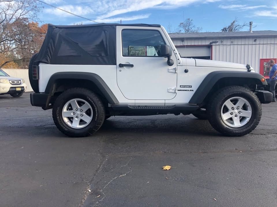 Photo 2 of this JEEP WRANGLER
