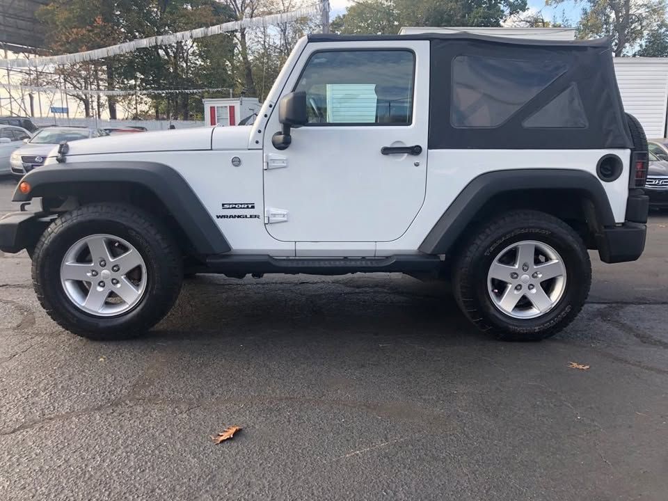 Photo 4 of this JEEP WRANGLER