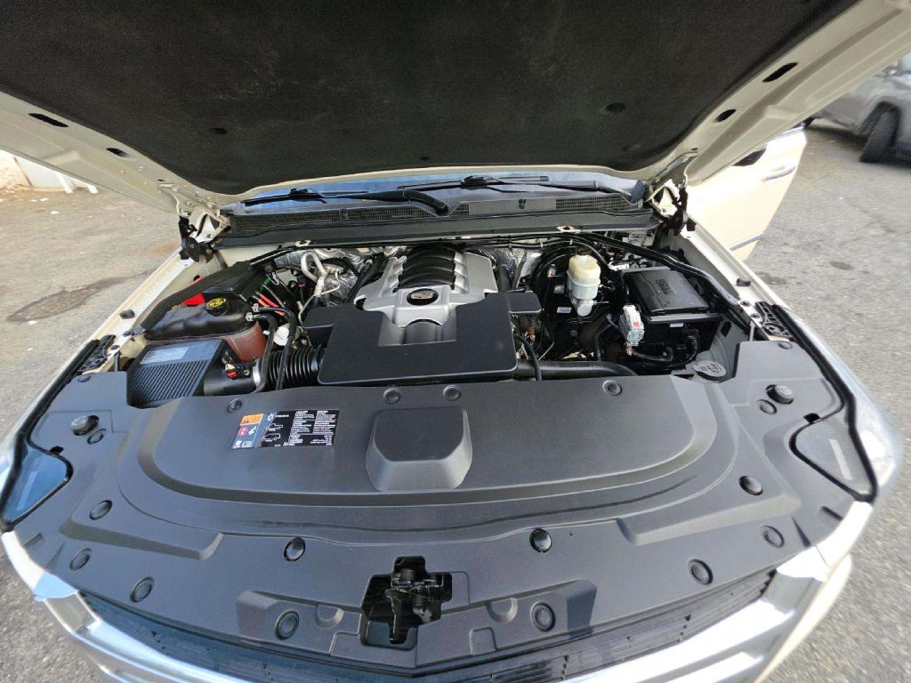 Photo 5 of this CADILLAC ESCALADE