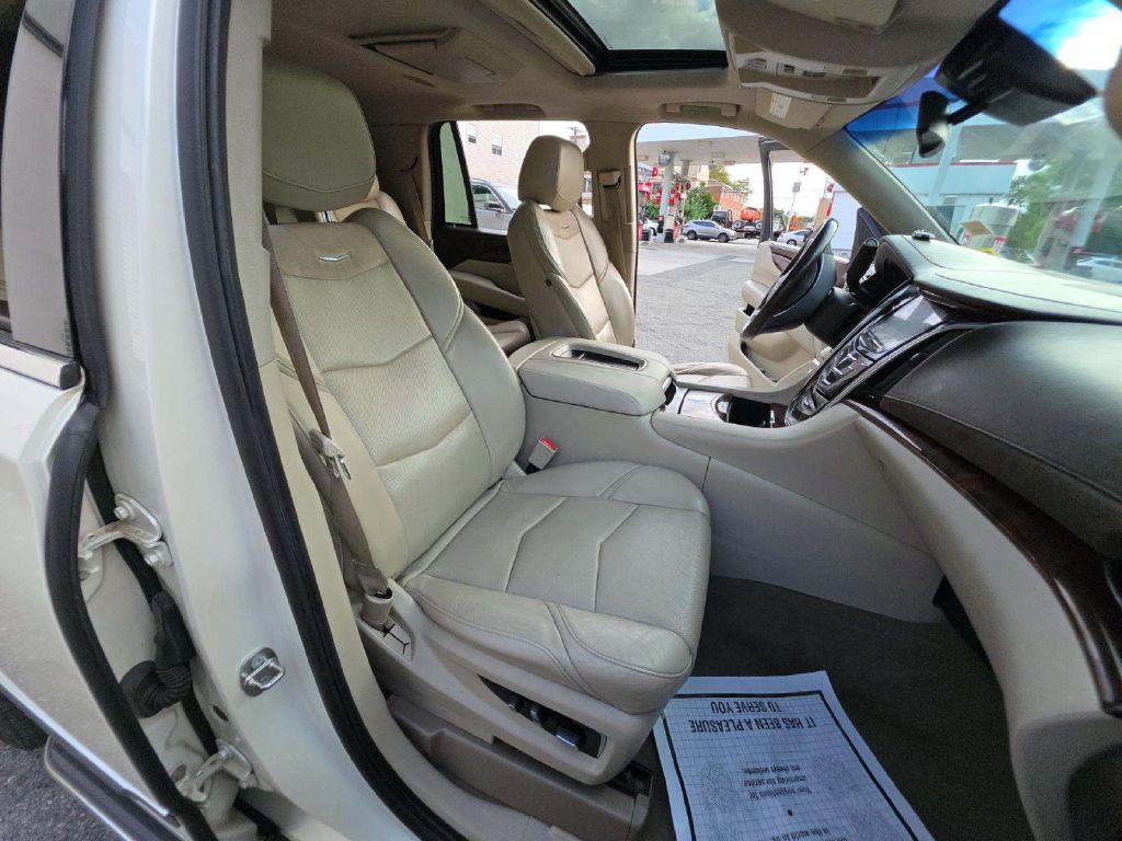 Photo 2 of this CADILLAC ESCALADE