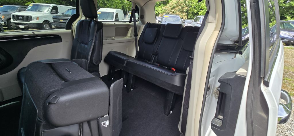 2015 Chrysler Town & Country #5