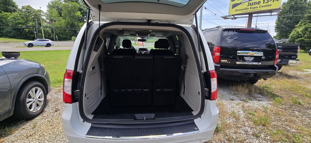 2015 Chrysler Town & Country #6