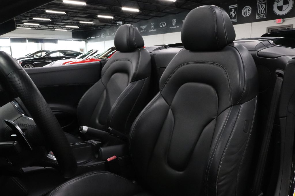2016-Audi-R8-Discovery-Auto-Center-11