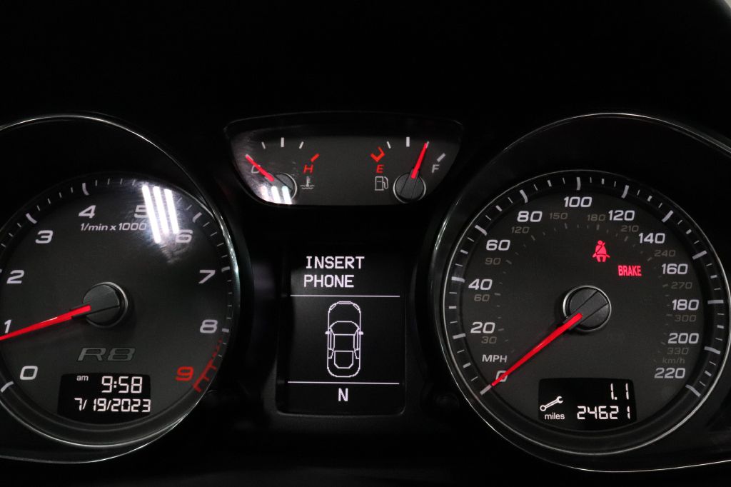 2012-Audi-R8-Discovery-Auto-Center-21