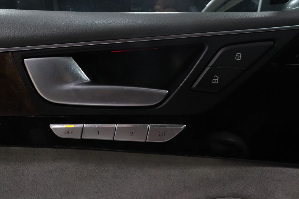 2015-Audi-A8-Discovery-Auto-Center-34