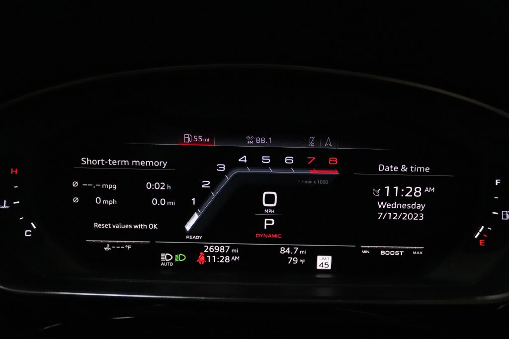 2021-Audi-S8-Discovery-Auto-Center-29