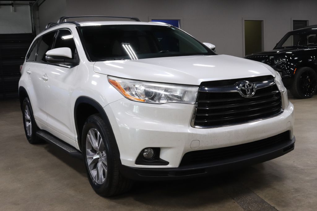 2015-Toyota-HIGHLANDER-Discovery-Auto-Center-7