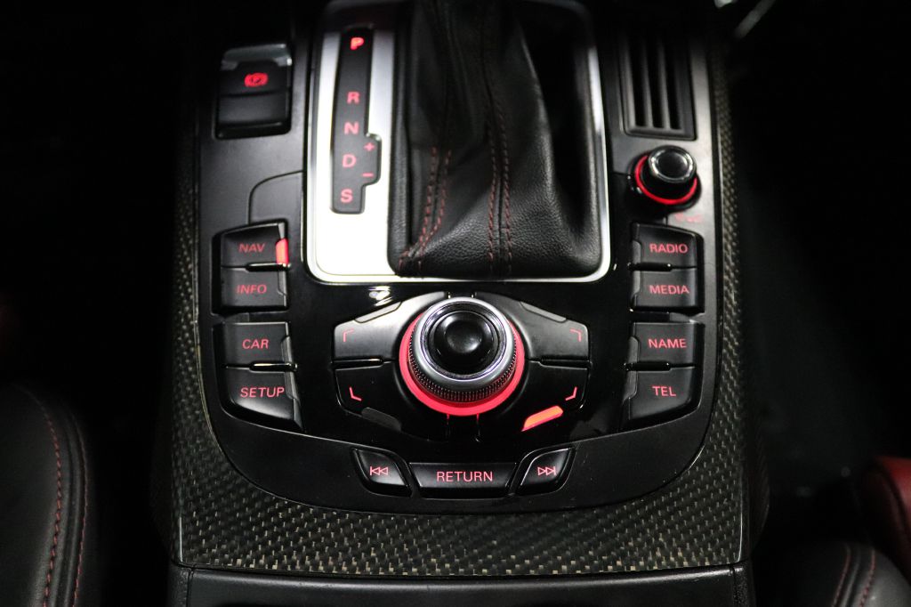 2012-Audi-S5-Discovery-Auto-Center-27