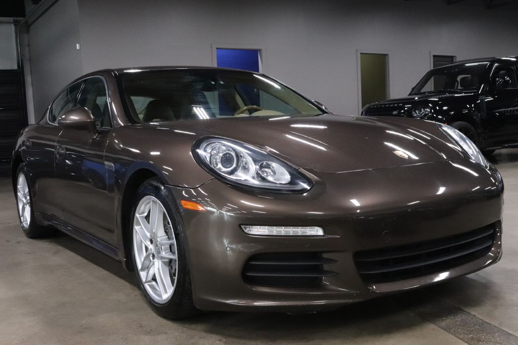 2015-Porsche-PANAMERA-Discovery-Auto-Center-7