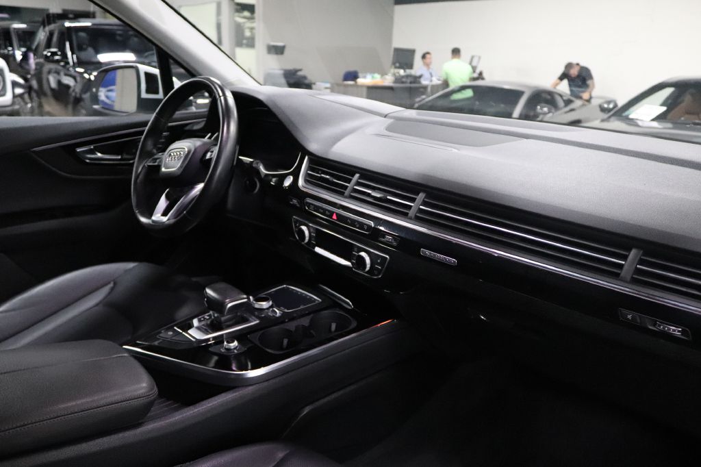 2018-Audi-Q7-Discovery-Auto-Center-21