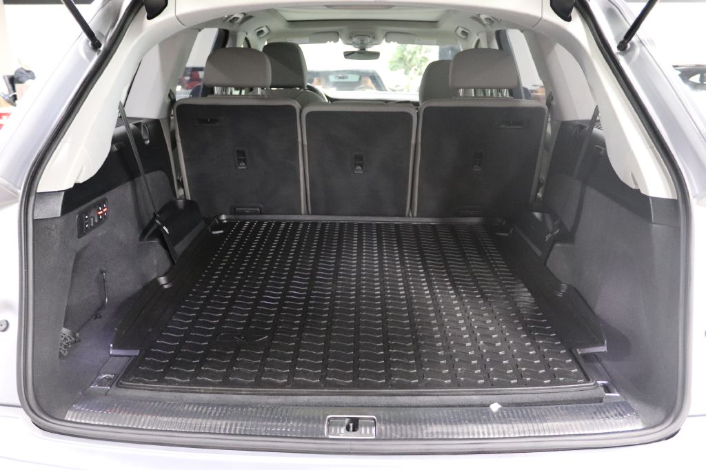 2021-Audi-Q7-Discovery-Auto-Center-9