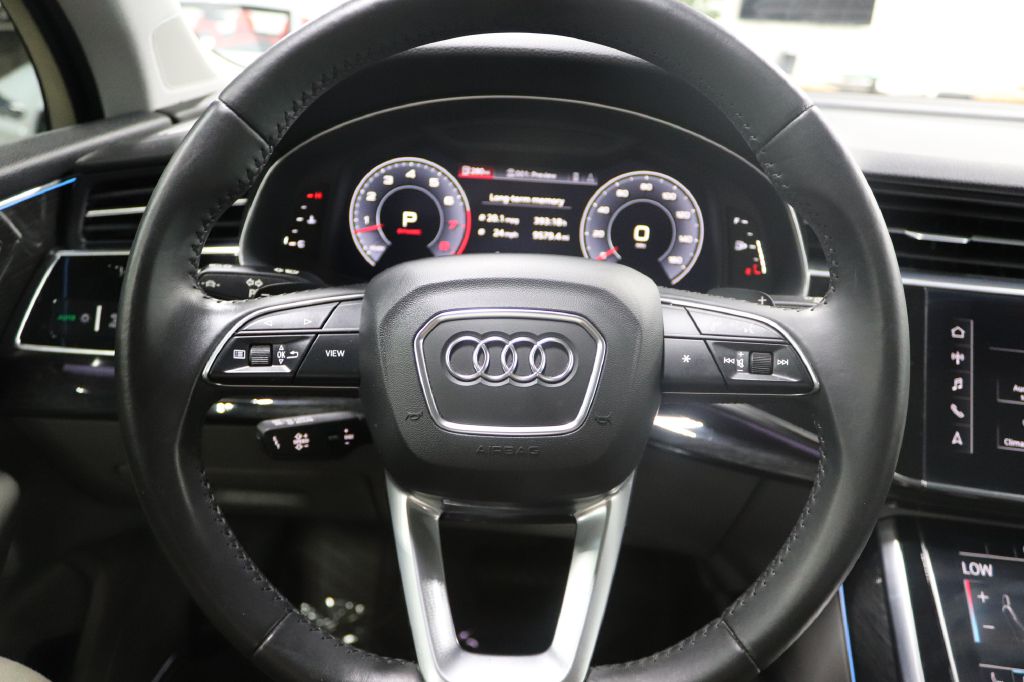 2021-Audi-Q7-Discovery-Auto-Center-24