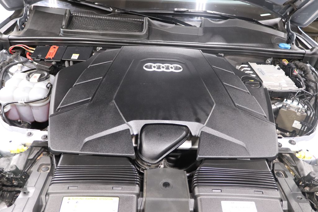 2021-Audi-Q7-Discovery-Auto-Center-35