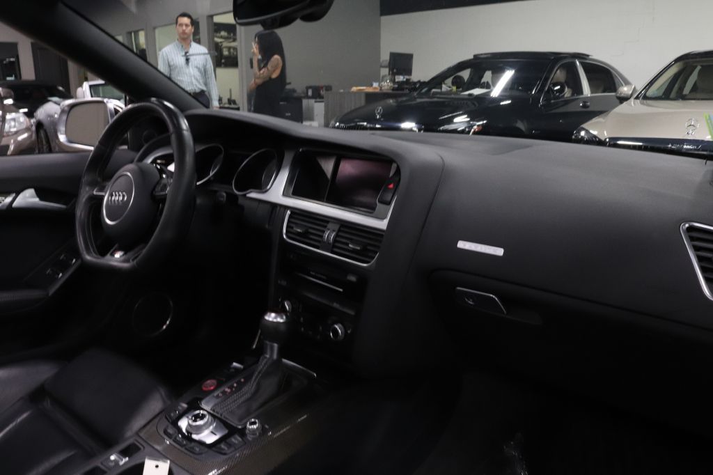 2016-Audi-S5-Discovery-Auto-Center-19